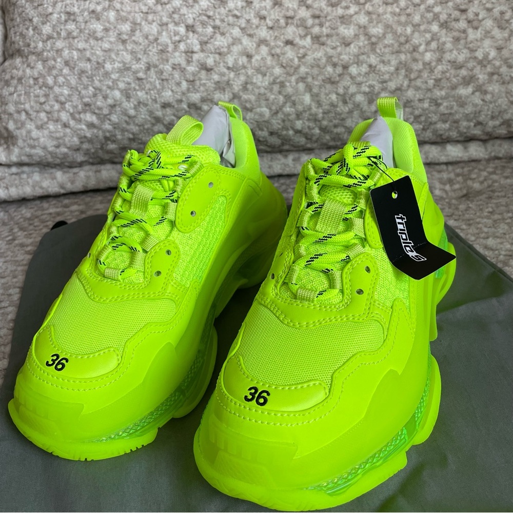 Balenciaga Triple S size 36, Authentic